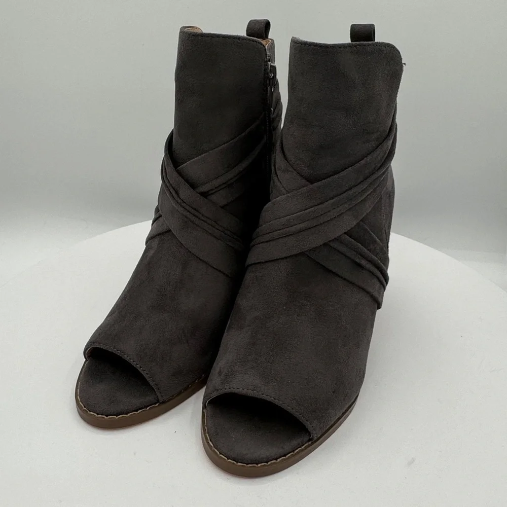 JOURNEE Sabeena Wedge Open Toe Booties Color‎ Grey Size 6 NWT